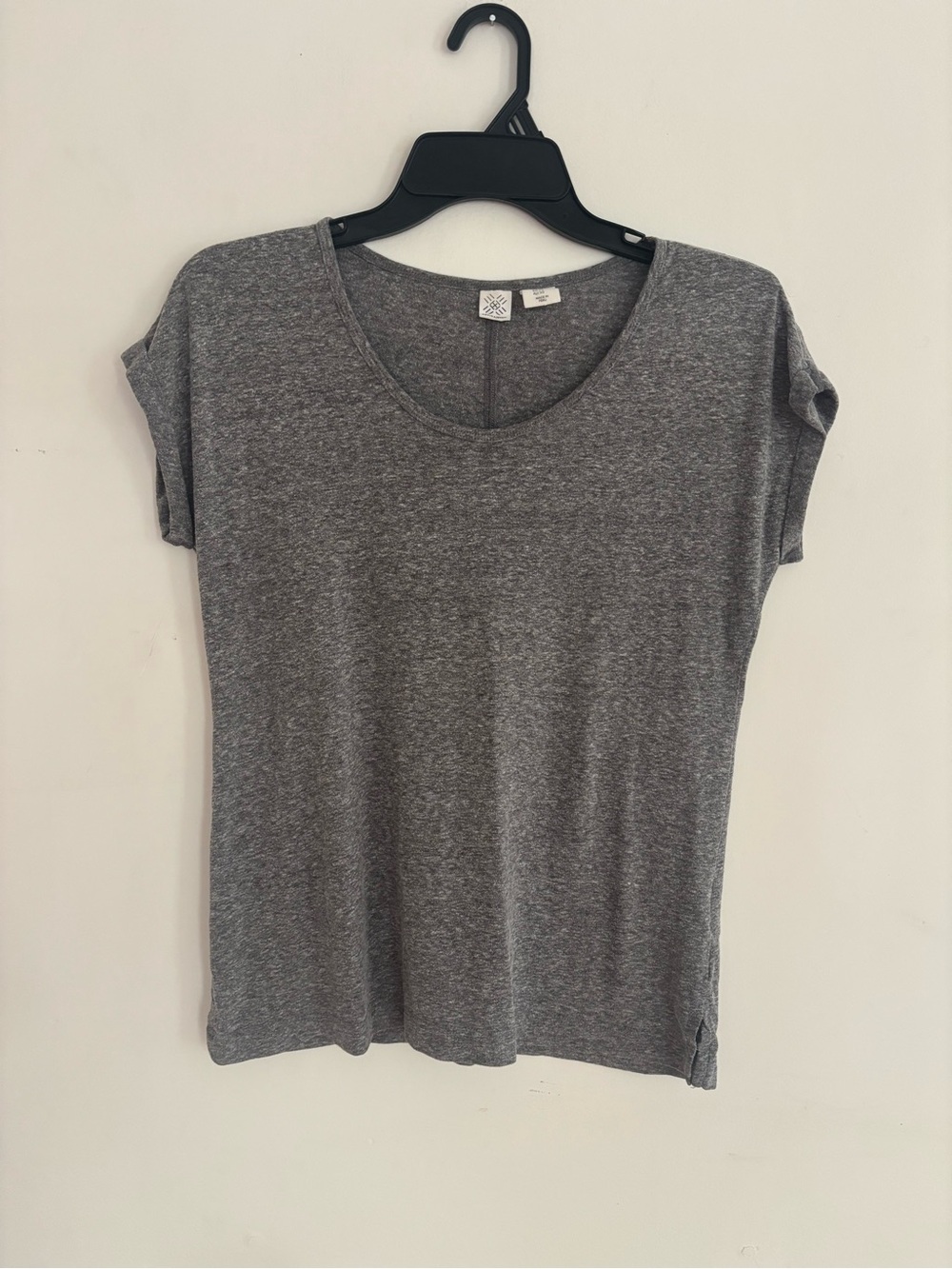 Artisan NY Gray V-Neck Tee XS